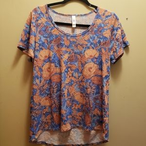 $5 or 3/$12 *BARGAIN BIN* READ DESCRIPTION Lularoe Small Classic Tee